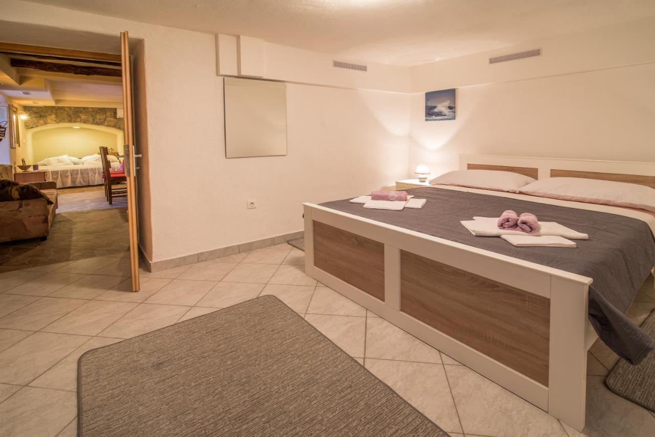Apartment Samanic Malinska Buitenkant foto